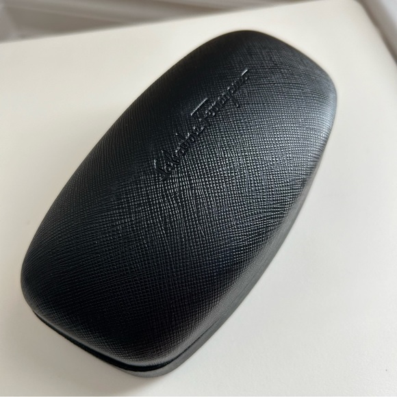 Salvatore Ferragamo XL black hard case - Picture 3 of 6
